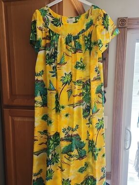 Vtg 90's Made In Hawaii Yellow Tropical Print Muumuu Dress Size 12